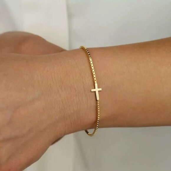 3/$35 Dainty 18K Gold Plated Cross Charm Adjustable Box Chain Bracelet - Picture 1 of 7